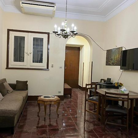 Beautiful Apartment In The Heart Of Kairo Exteriör bild